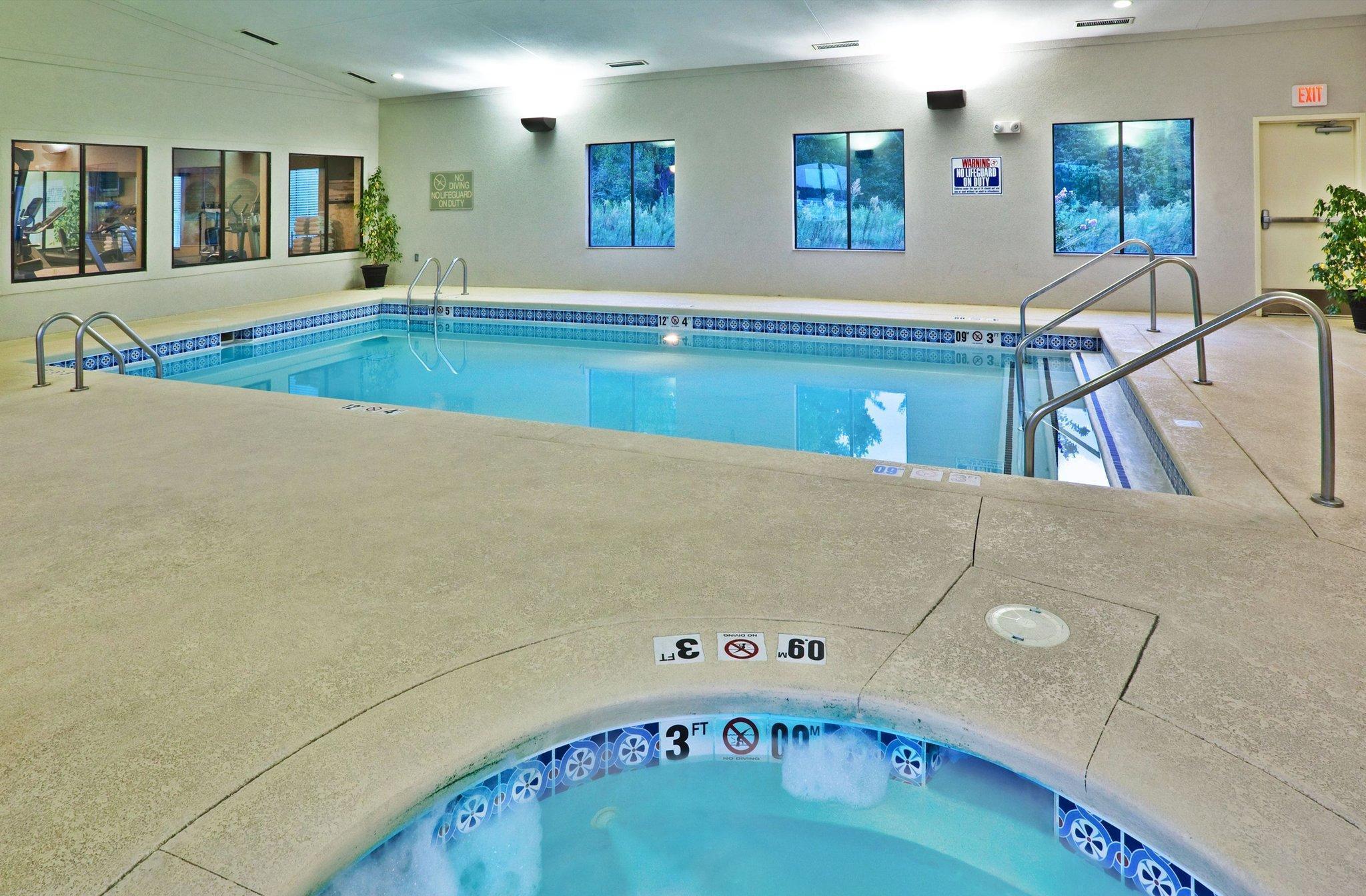 Holiday Inn Express Hotel & Suites Muskogee By Ihg Exterior photo