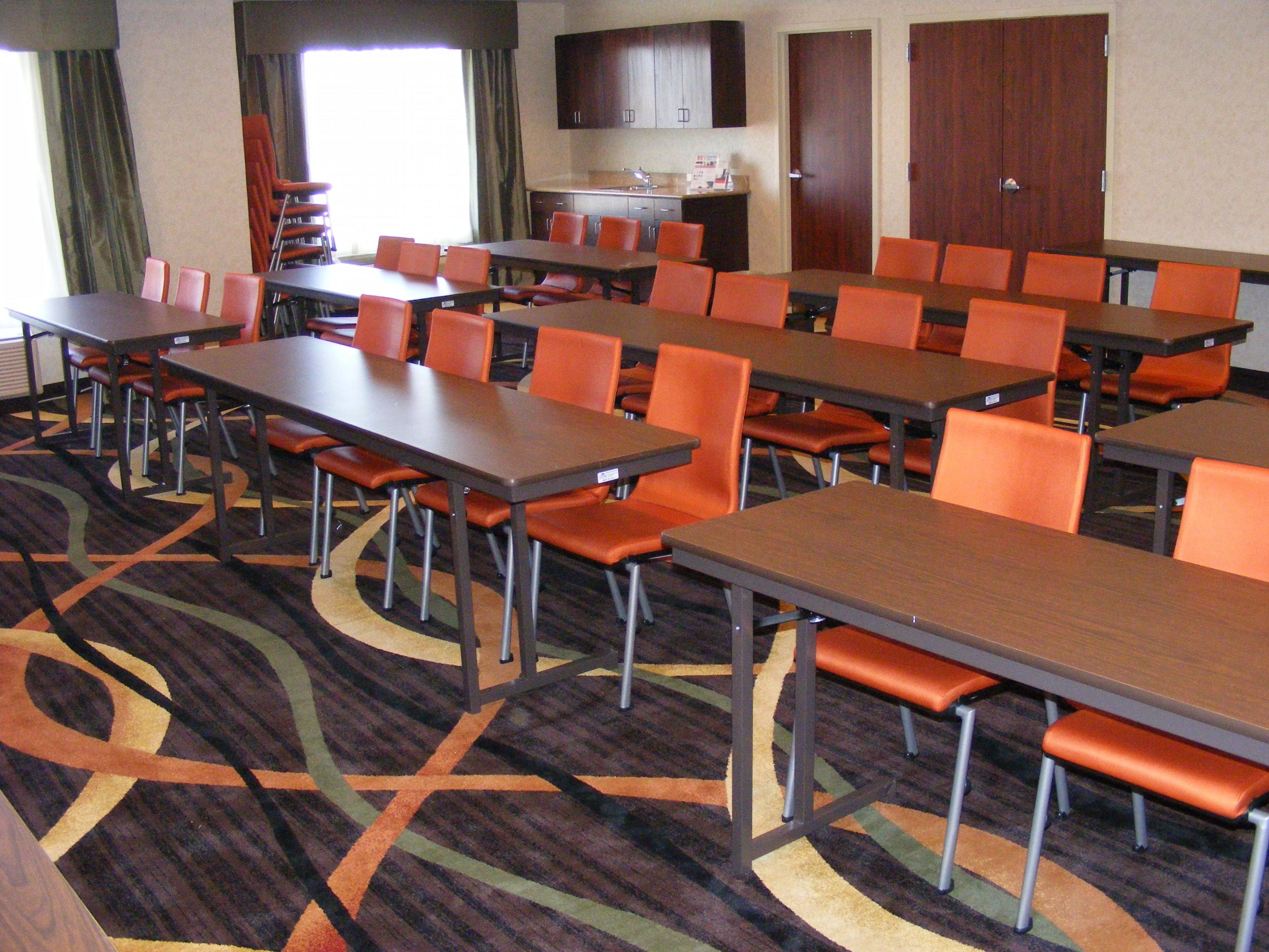 Holiday Inn Express Hotel & Suites Muskogee By Ihg Exterior photo