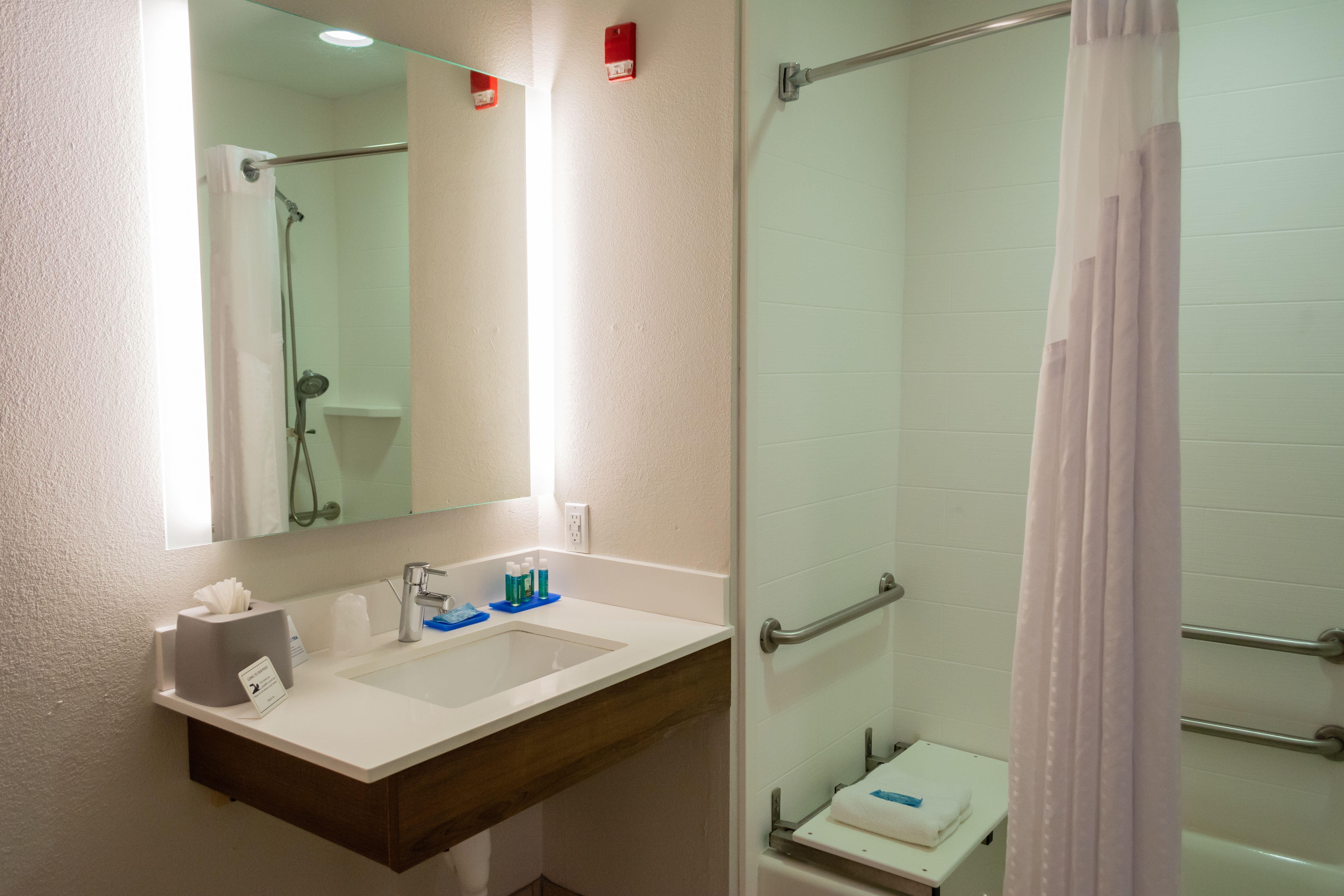 Holiday Inn Express Hotel & Suites Muskogee By Ihg Exterior photo