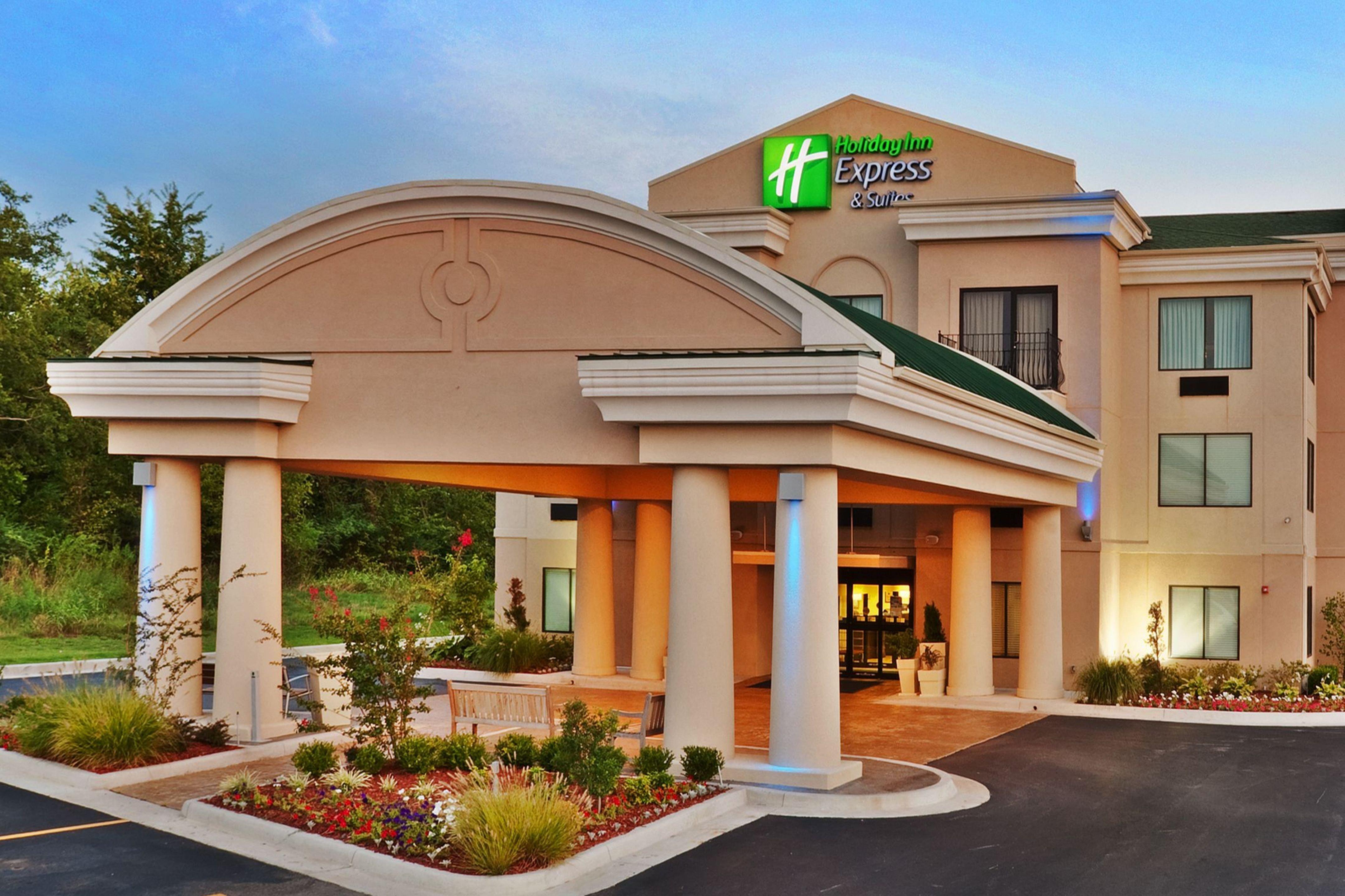 Holiday Inn Express Hotel & Suites Muskogee By Ihg Exterior photo