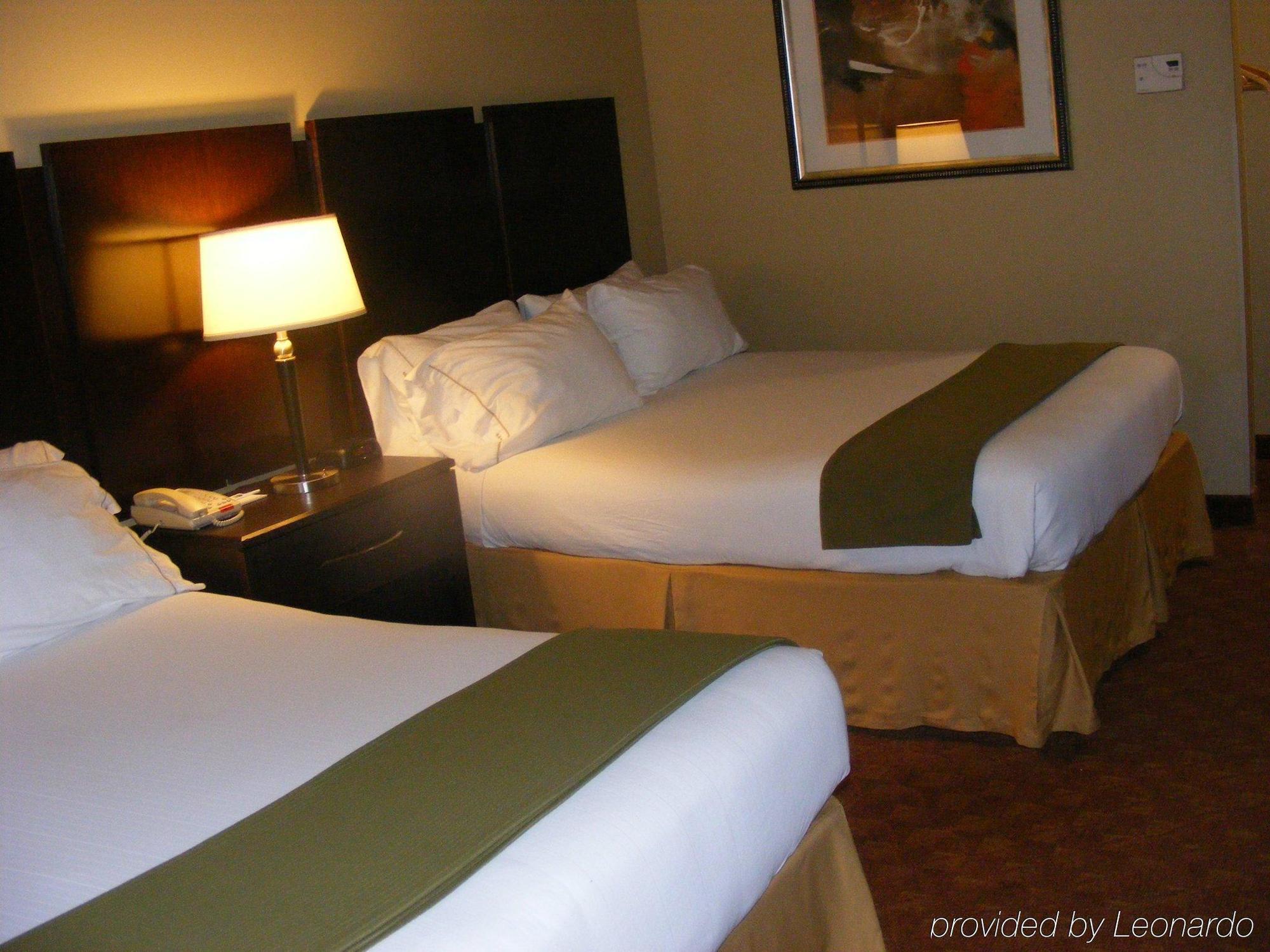 Holiday Inn Express Hotel & Suites Muskogee By Ihg Exterior photo