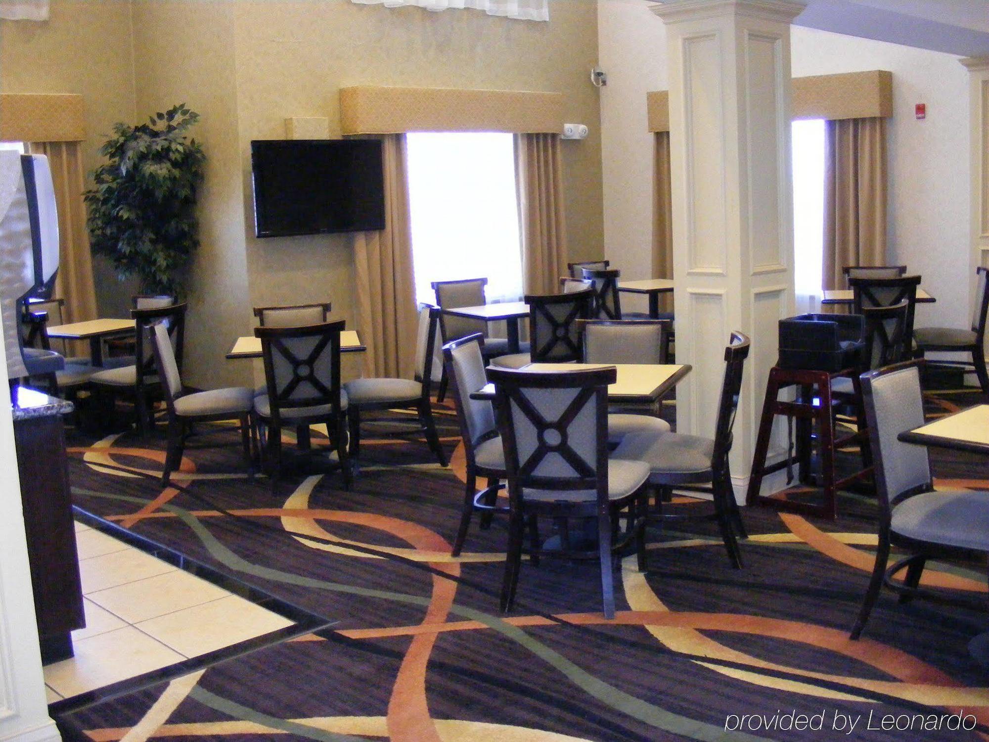 Holiday Inn Express Hotel & Suites Muskogee By Ihg Exterior photo
