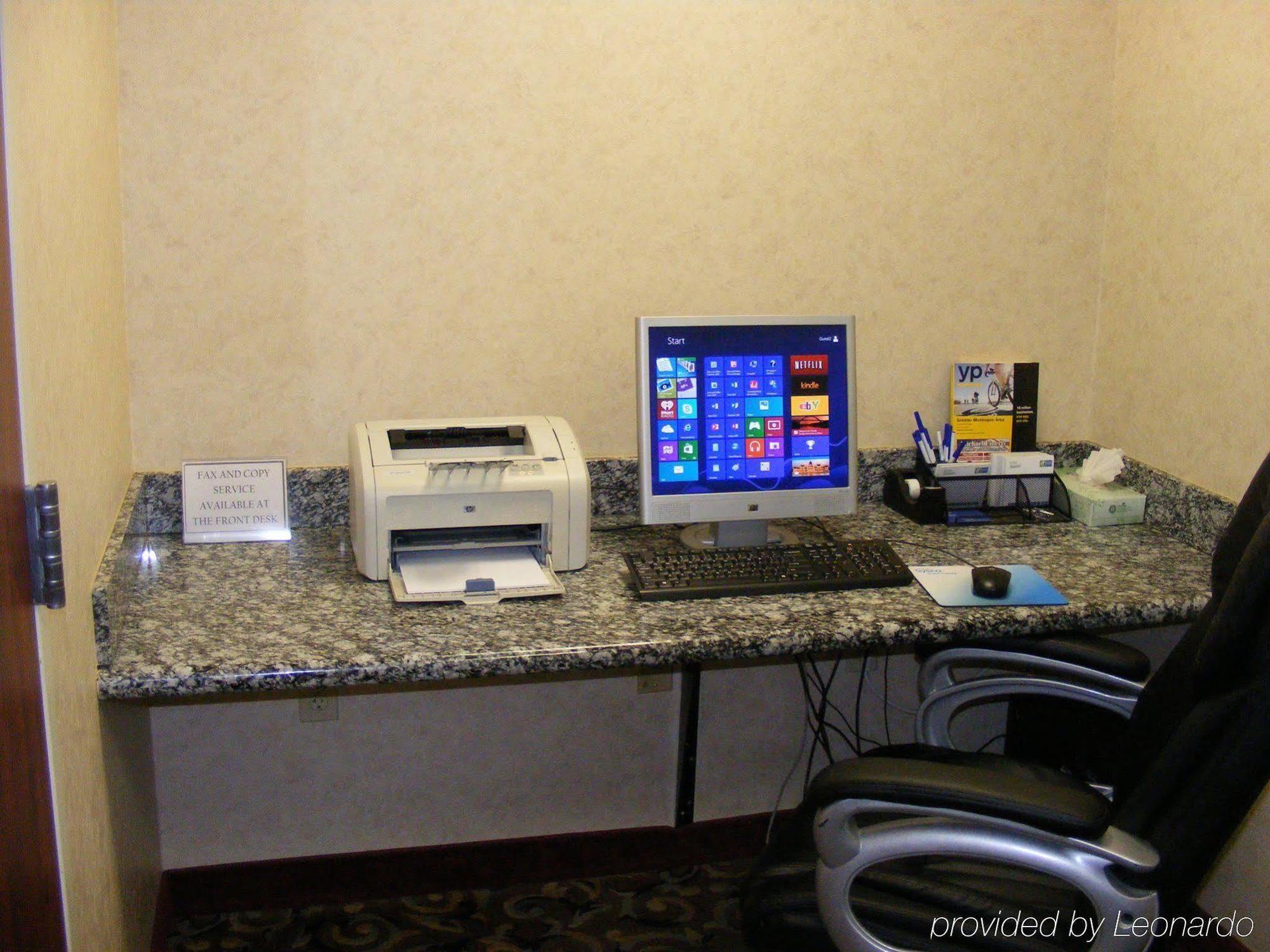 Holiday Inn Express Hotel & Suites Muskogee By Ihg Exterior photo